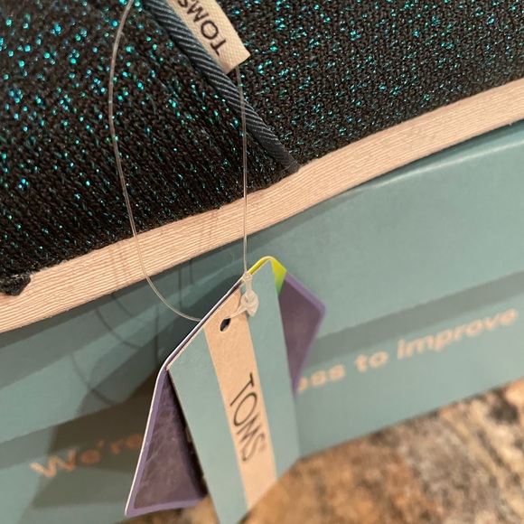 TOMS - green/black glitter slip ons - Picture 3 of 6